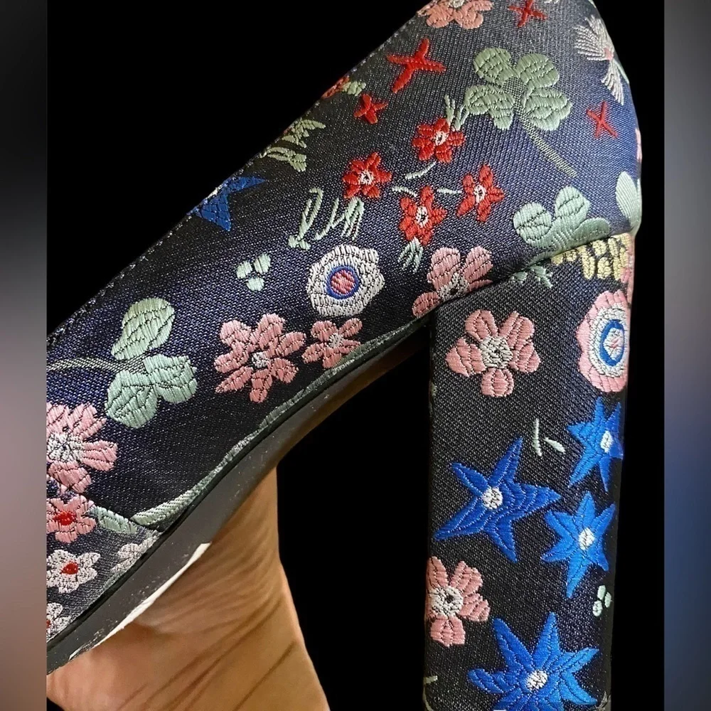 INDIGO rd. NWOB- size 9.5 Chunky High 4” Heels. Eastern inspired fabric. New!